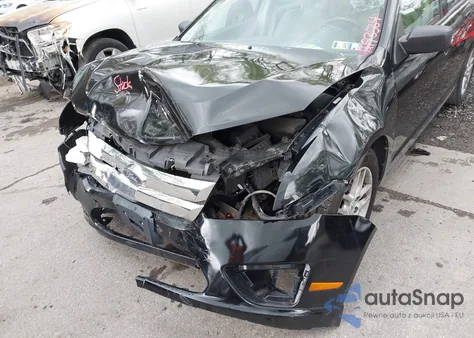 2012 Ford Fusion S z USA, uszkodzony, nr VIN 3FAHP0GA8CR133757